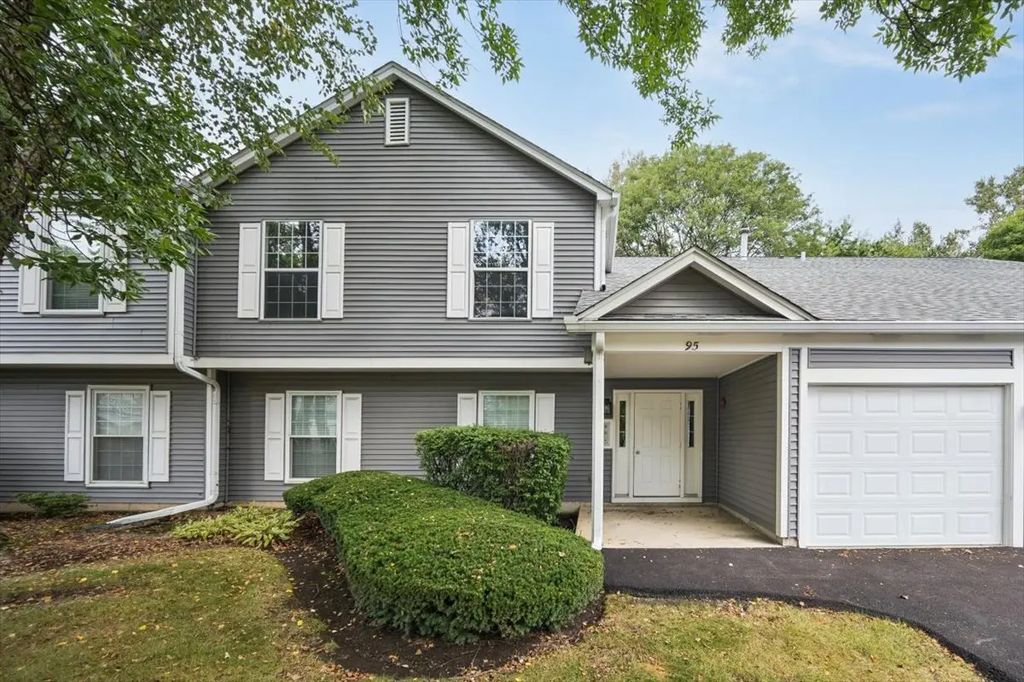 95 Midhurst Court 201d, Naperville