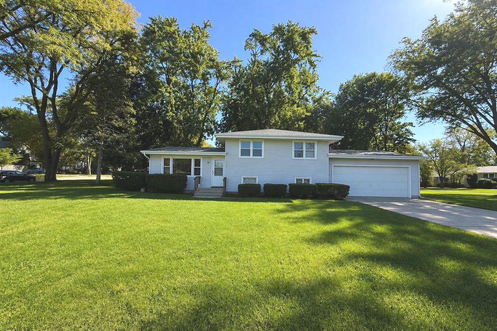 955 Silver Lake Road, Cary