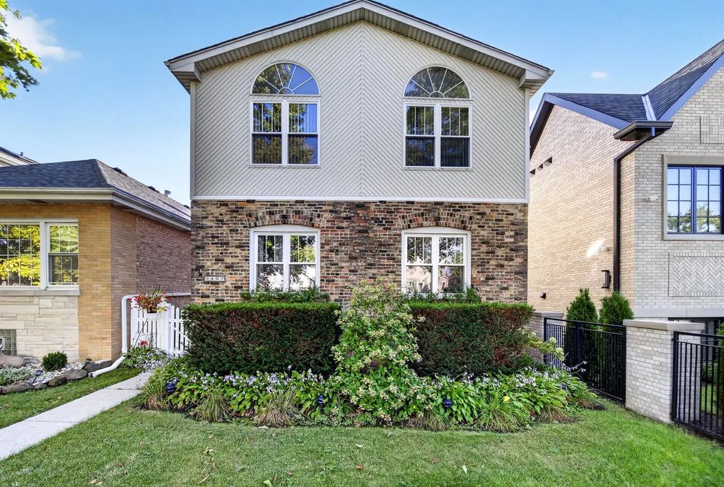 5407 N Mont Clare Avenue, Chicago