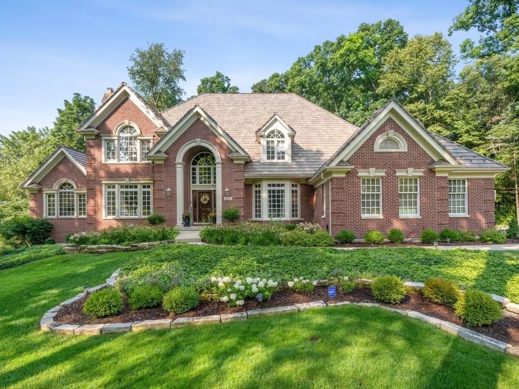 3017 Glen Eagles Court, St. Charles