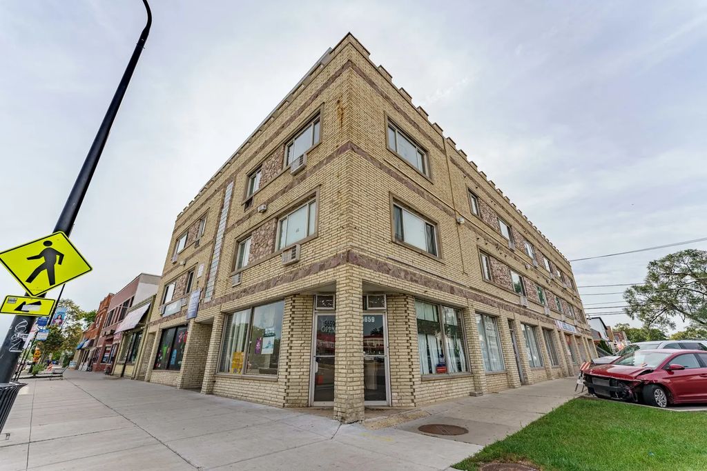 5655 W Fullerton Avenue, Chicago