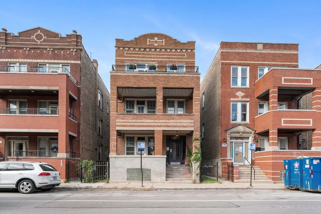 2548 W Augusta Avenue 2r, Chicago