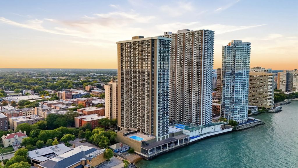 6007 N Sheridan Road 6h, Chicago
