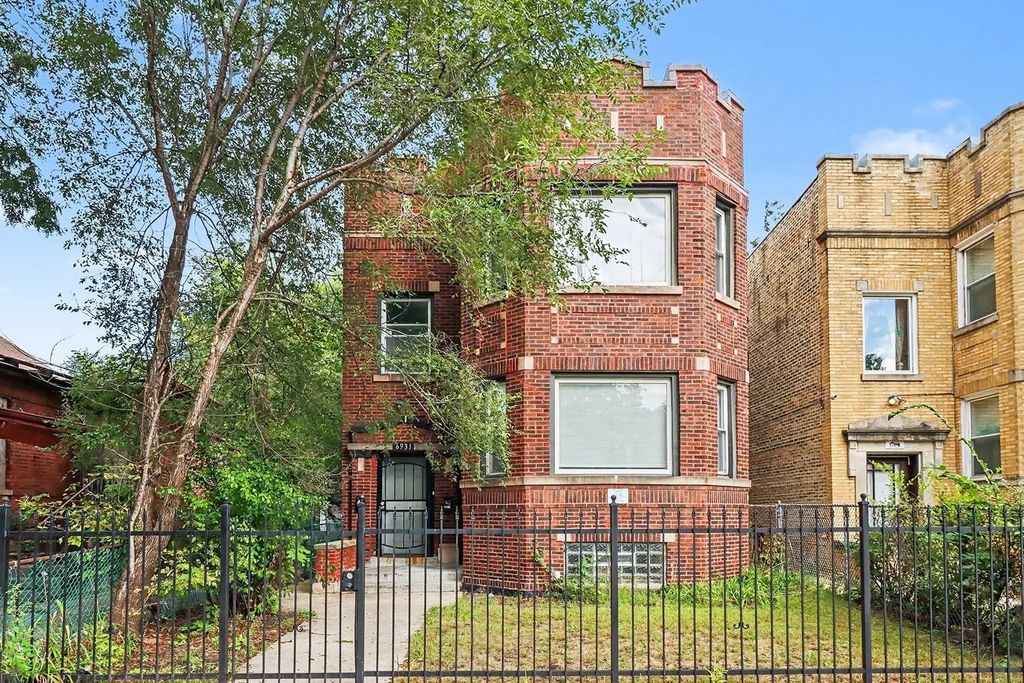 6931 S Woodlawn Avenue, Chicago