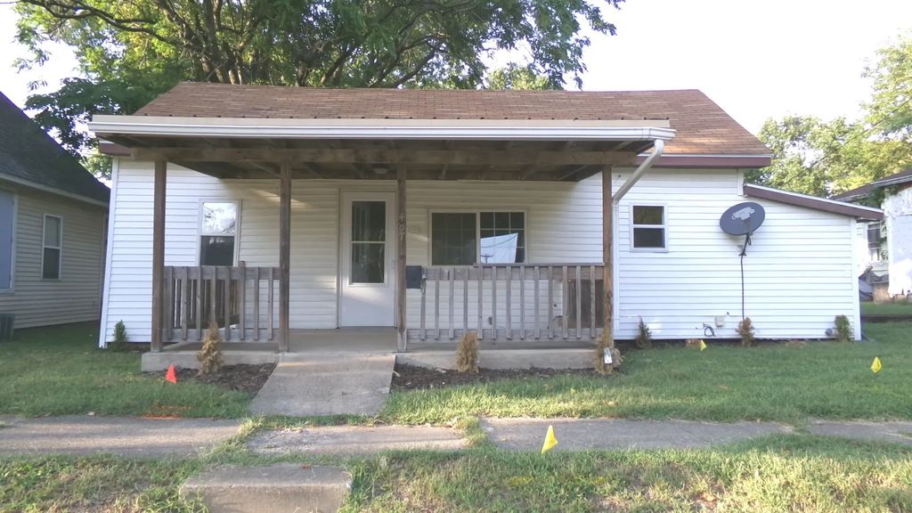 407 E Woodlawn Street, Clinton