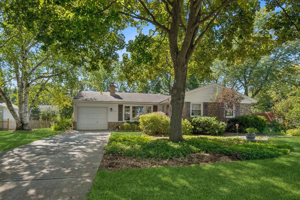 1627 E Jonquil Terrace, Arlington Heights