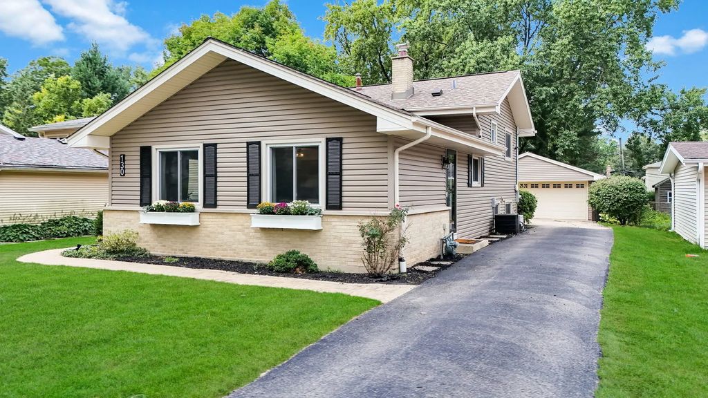130 S Milton Avenue, Glen Ellyn