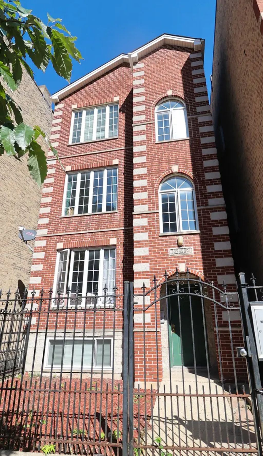 1442 W Chestnut Street G, Chicago