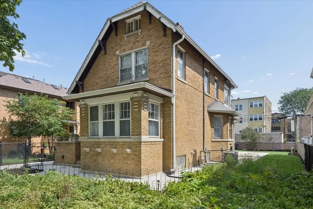 4821 N Harding Avenue, Chicago