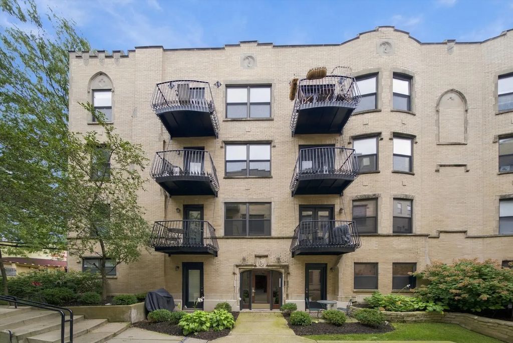 4434 N Damen Avenue 3e, Chicago