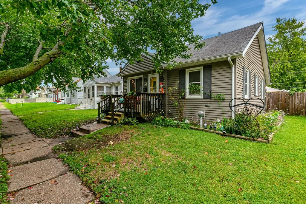 321 S Thornwood Avenue, Davenport