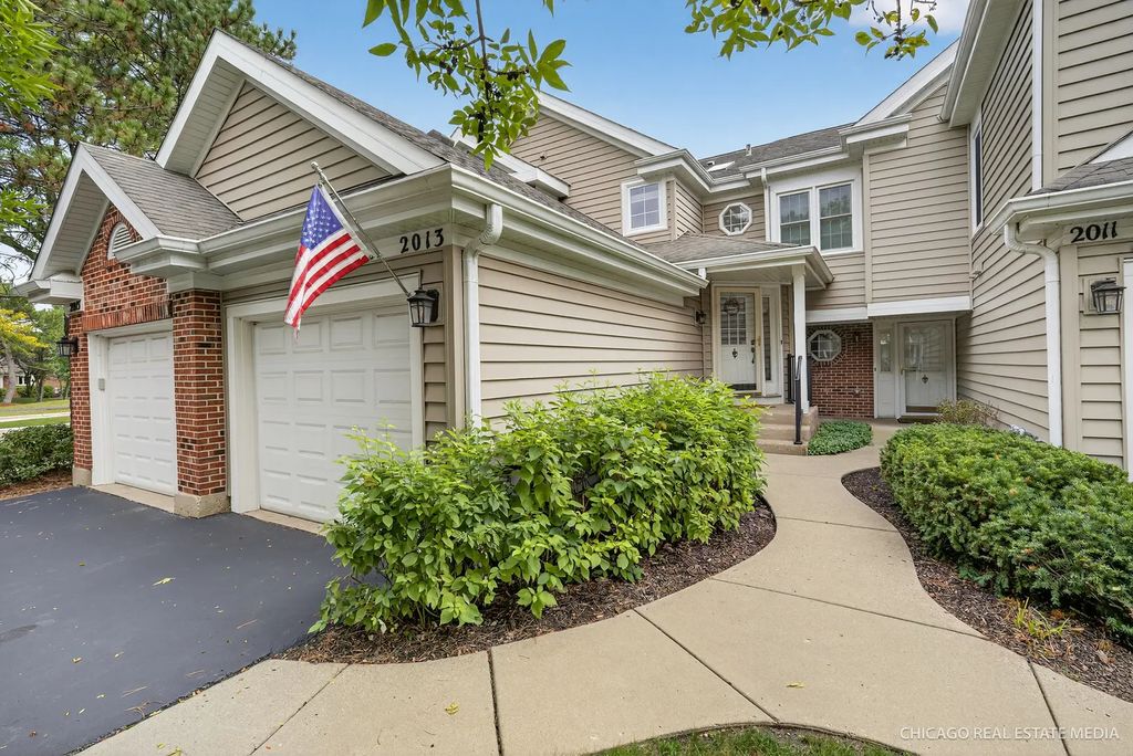 2013 N Coldspring Road, Arlington Heights