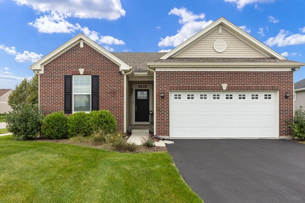 9135 Nash Court, Huntley