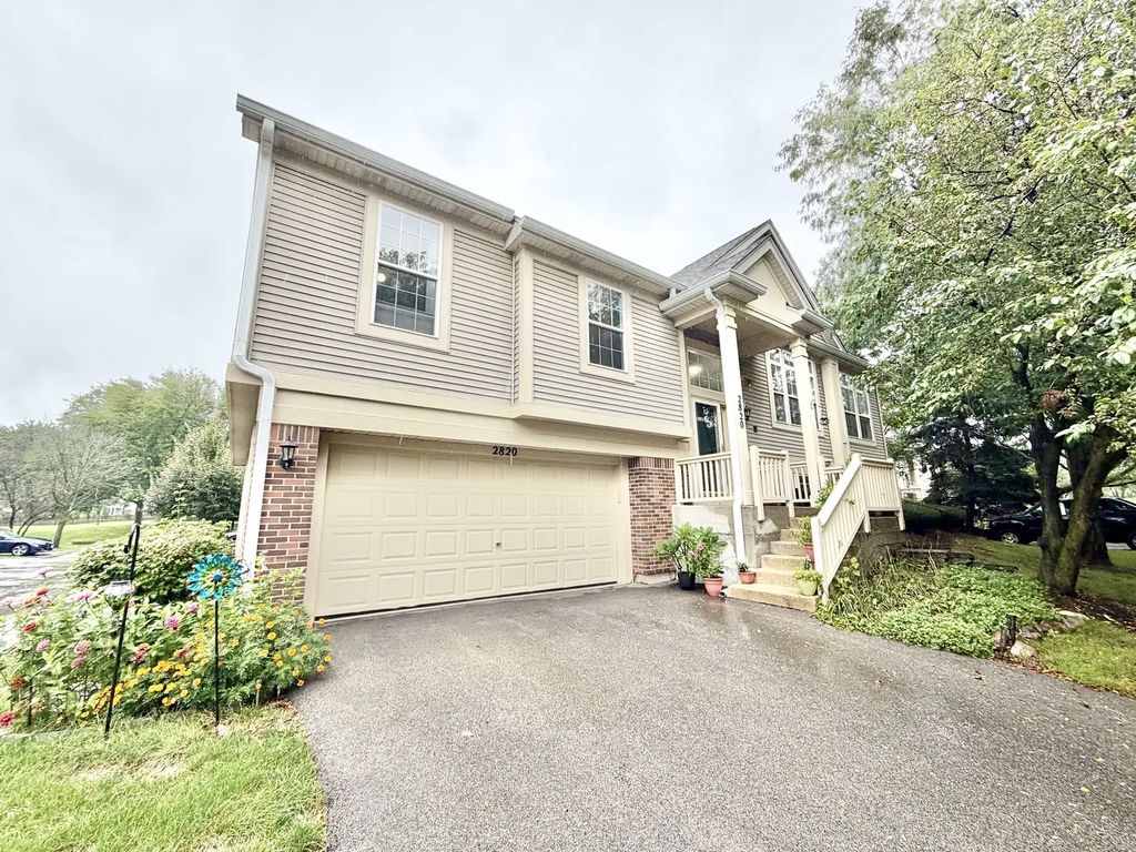 2820 N Greenwood Avenue, Arlington Heights