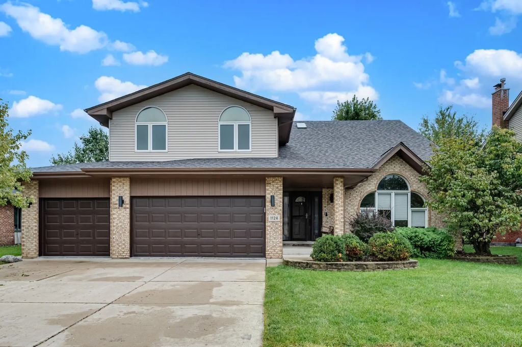 1124 Covington Drive, Lemont
