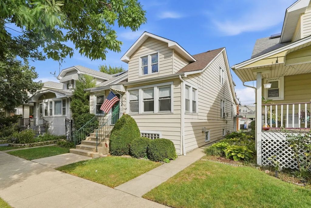 6206 W Grace Street, Chicago