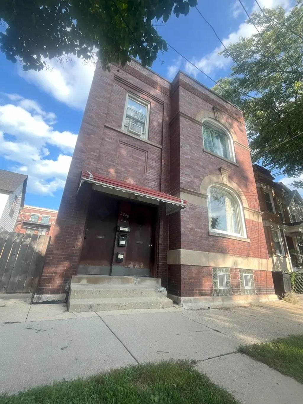 3849 N Marshfield Avenue, Chicago