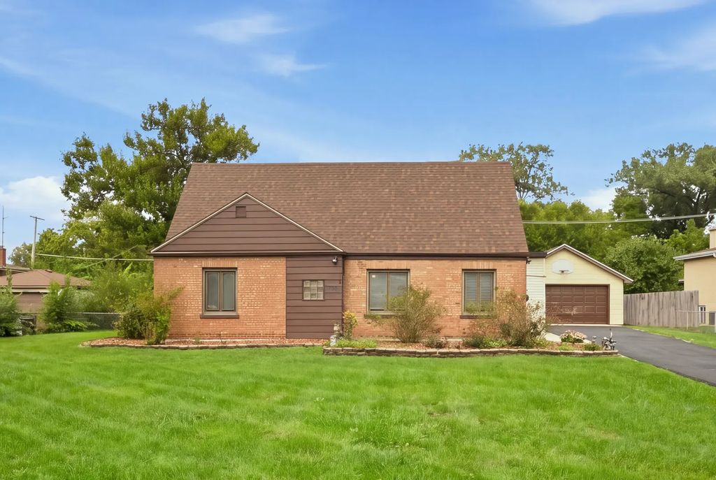 1700 Pratt Street, Des Plaines