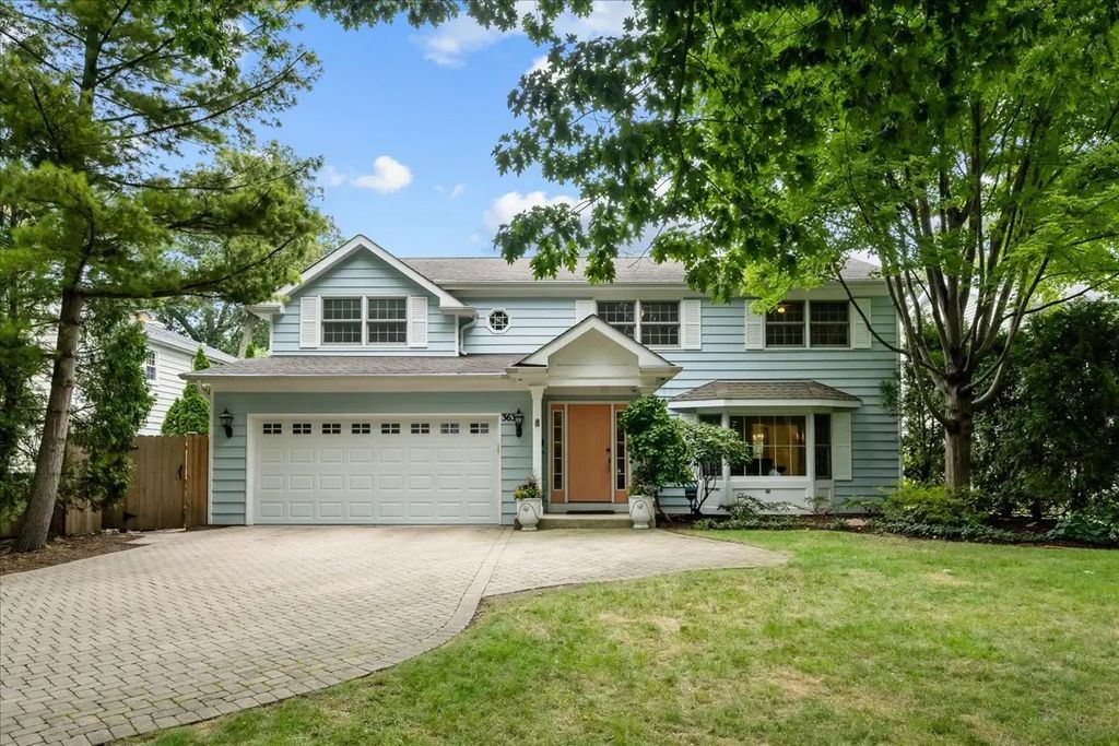 363 Newman Court, Lake Bluff