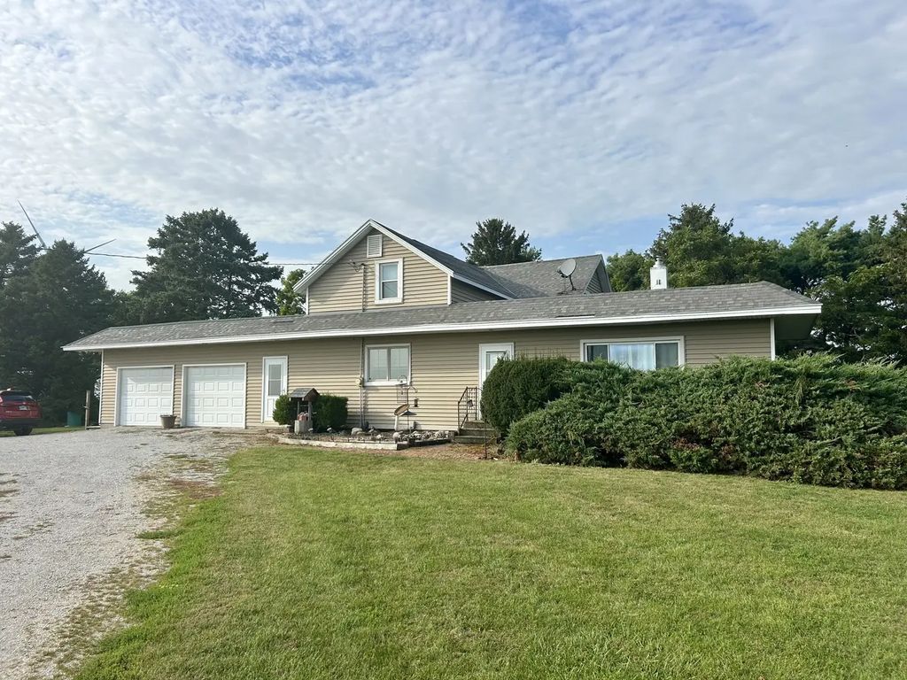 27256 N 2850 East Road, Chenoa