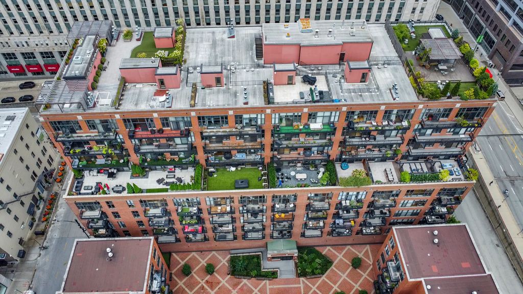 333 W Hubbard Street 605, Chicago