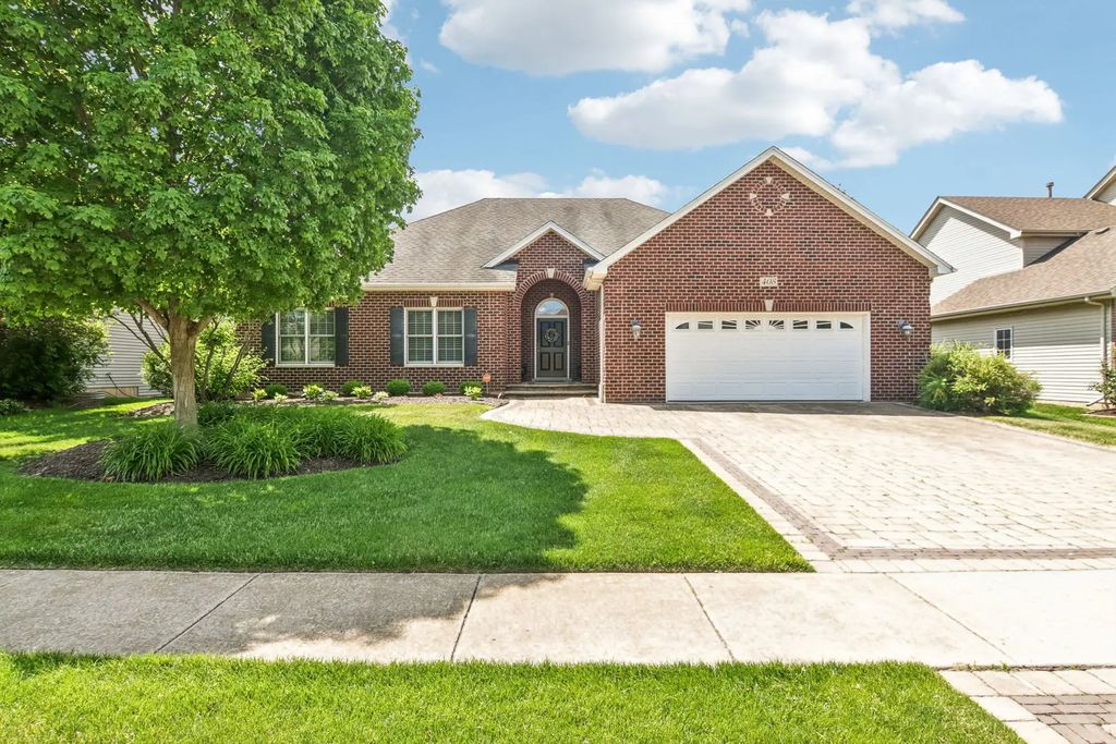 408 Sudbury Circle, Oswego