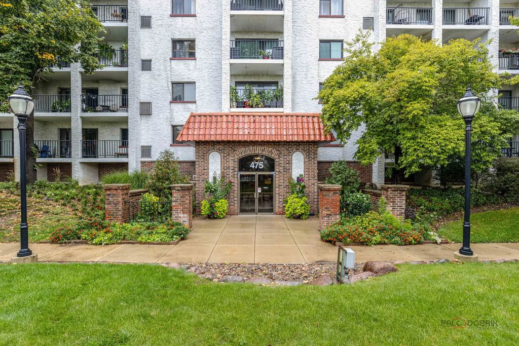 475 Plum Creek Drive 304, Wheeling