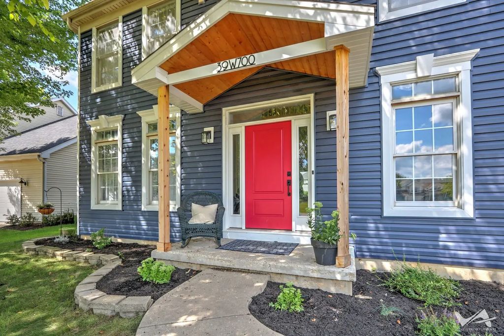 39w700 Green Place, Geneva