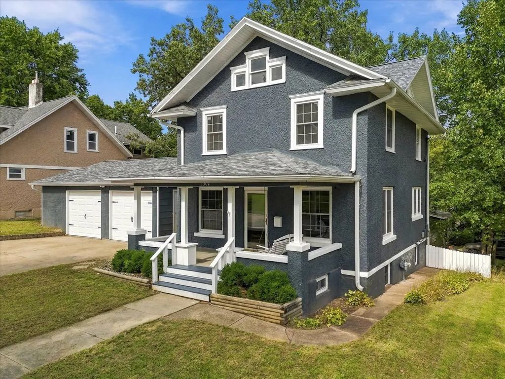 1302 Caroline Avenue, Clinton