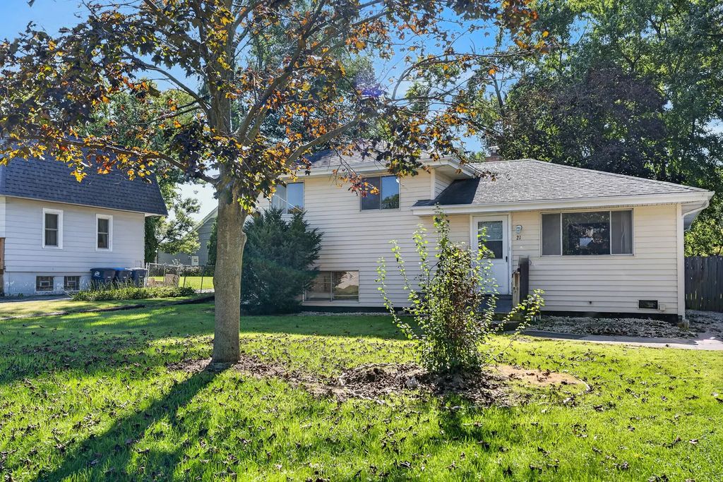21 Janet Avenue, Darien