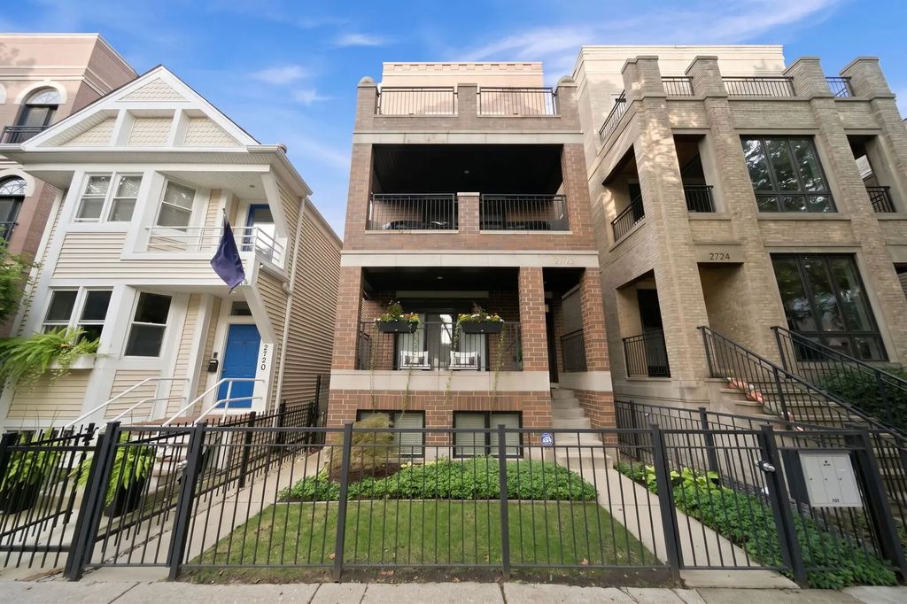 2722 N Wayne Avenue 3, Chicago