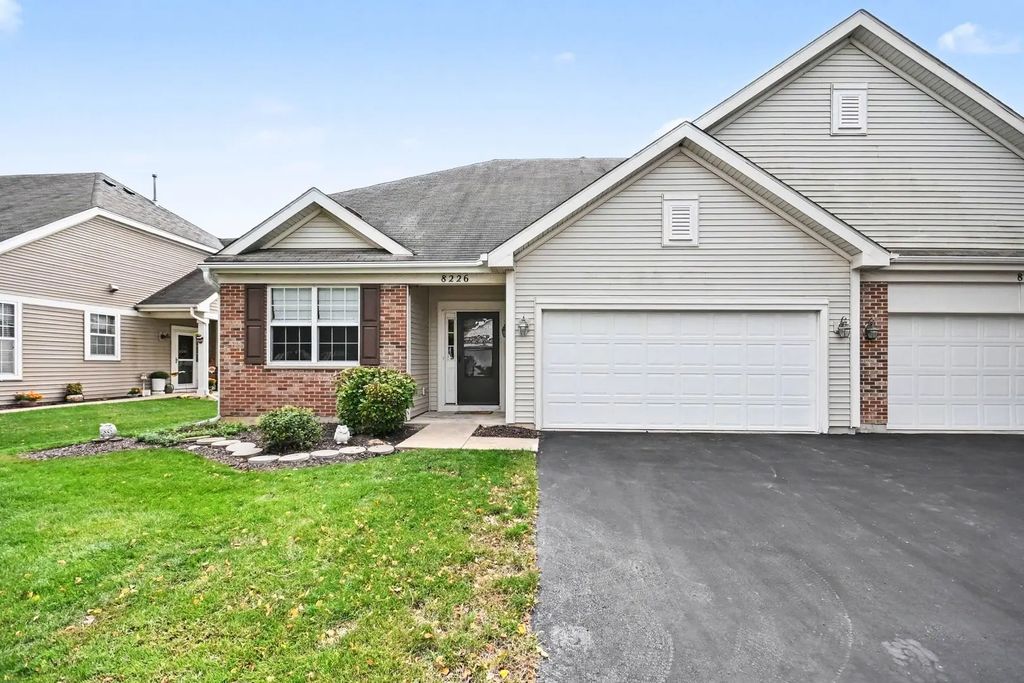 8226 Woodview Avenue, Joliet