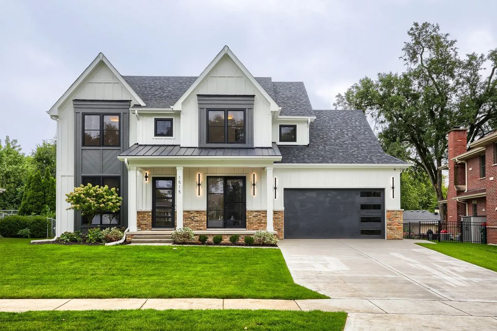 1515 N Fernandez Place, Arlington Heights