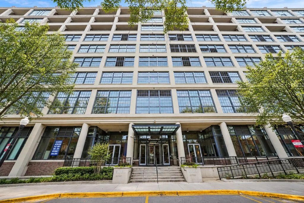 900 N Kingsbury Street 971, Chicago