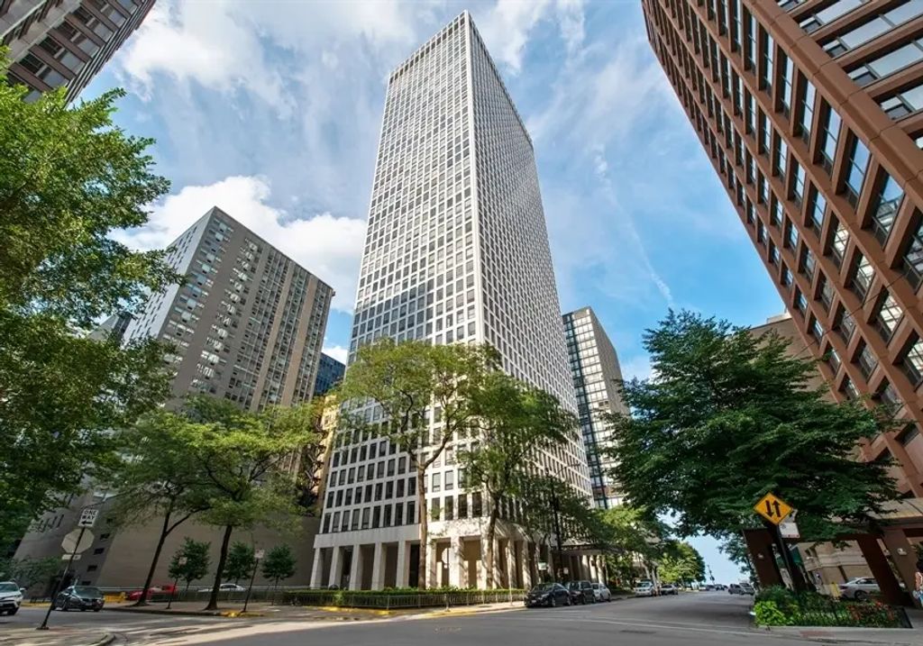 260 E Chestnut Street 2103, Chicago