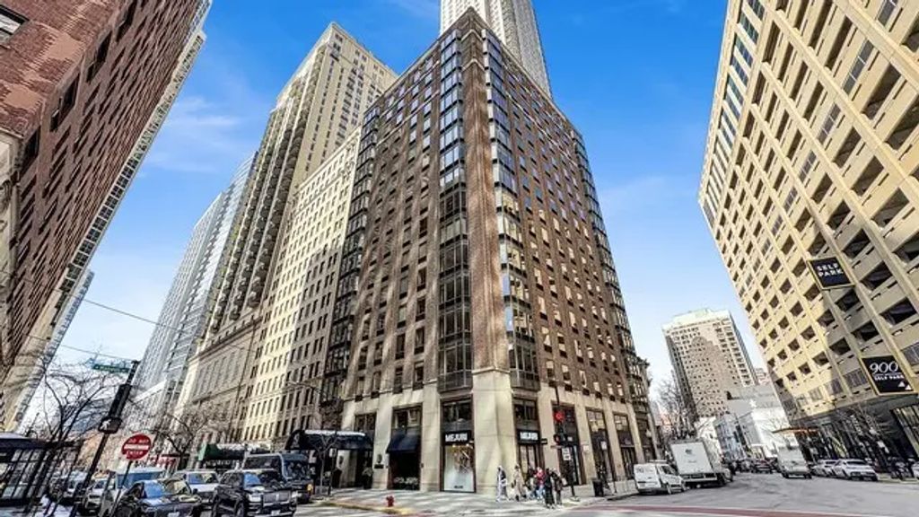 40 E Delaware Place 1702, Chicago
