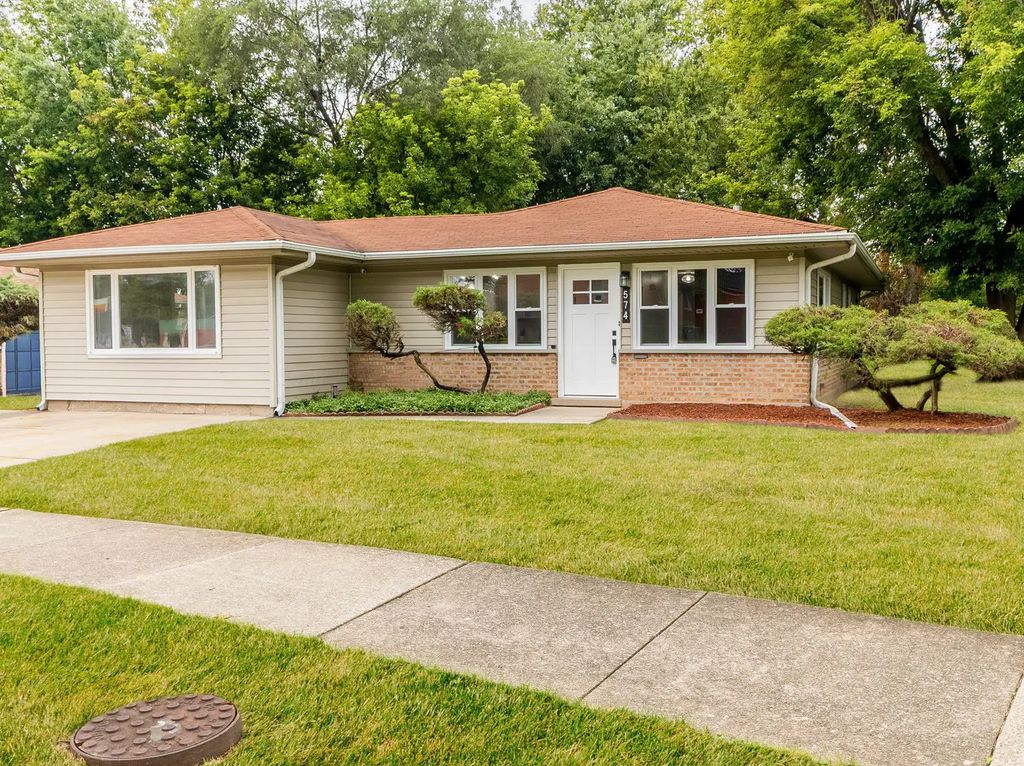 574 Lakewood Boulevard, Park Forest