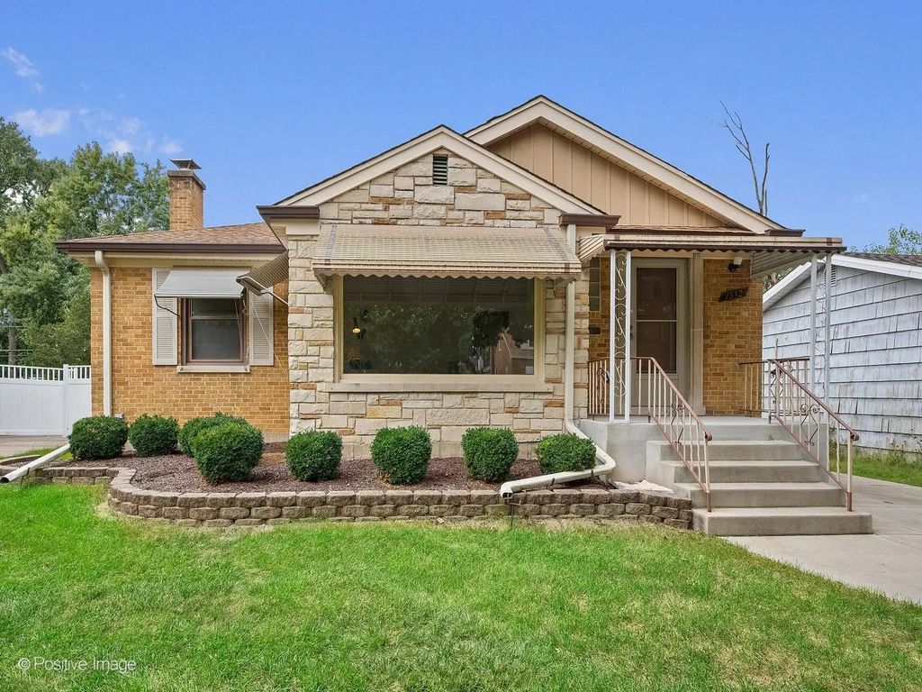 1532 Cleveland Avenue, La Grange Park