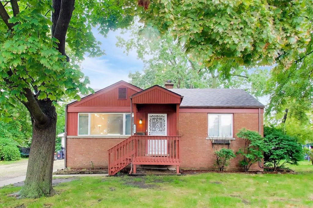 2183 Laura Lane, Des Plaines