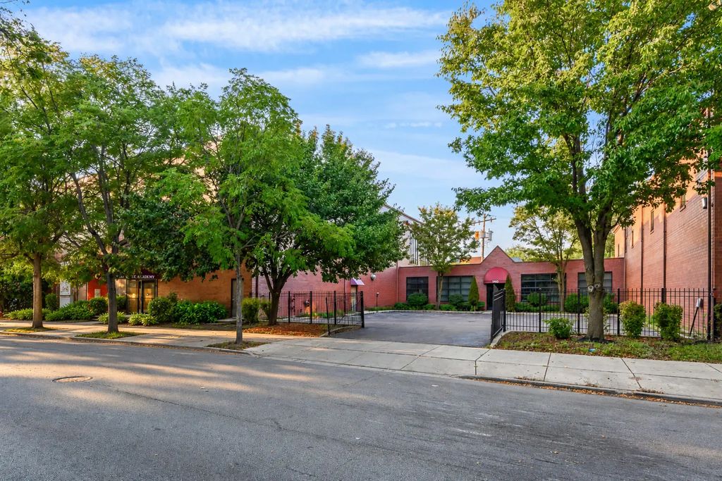 1960 W 13th Street, Chicago