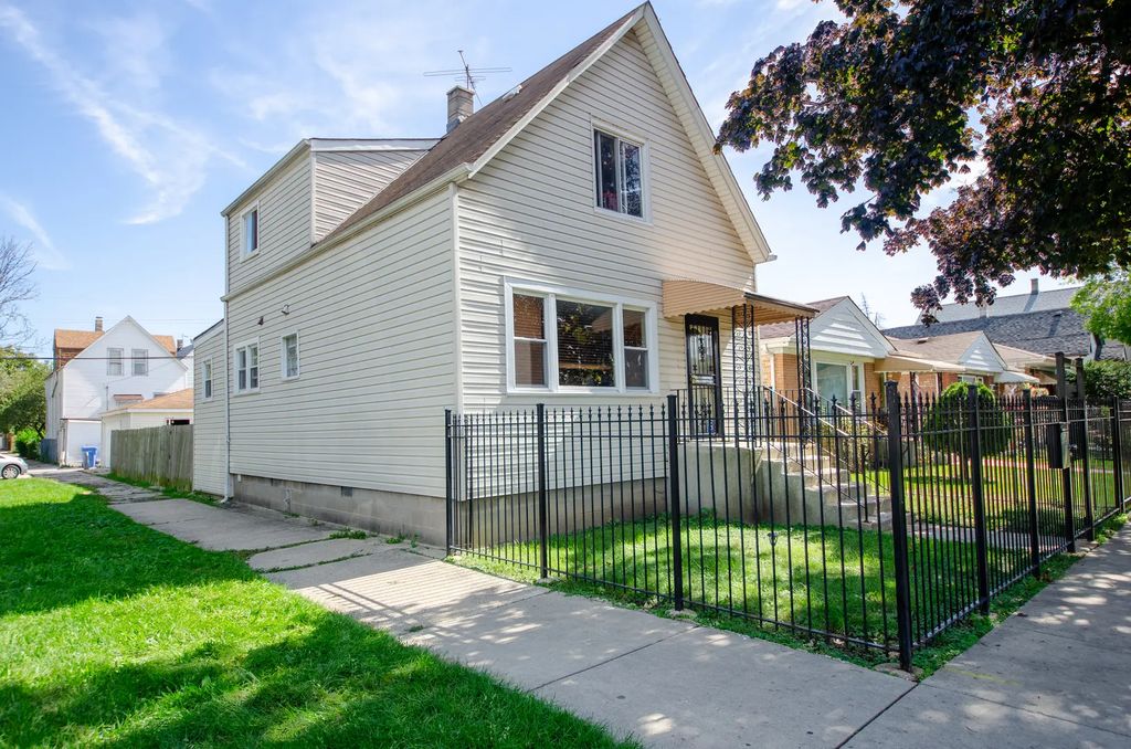 2263 N Marmora Avenue, Chicago