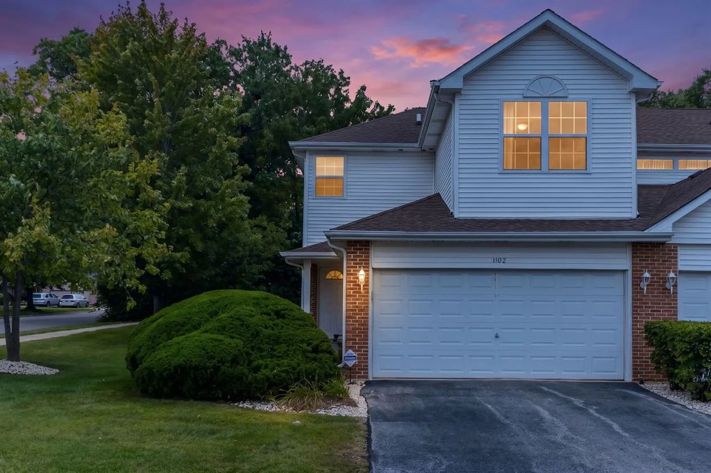 1102 Coventry Circle 1102, Glendale Heights