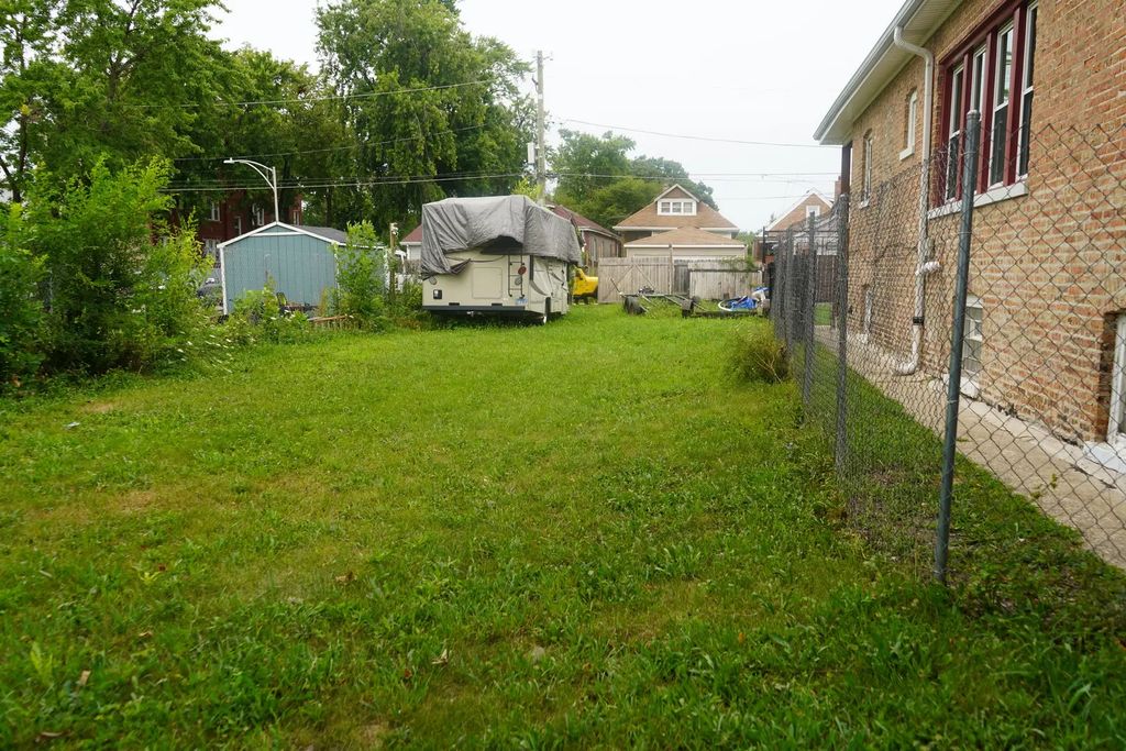 5754 S Maplewood Avenue, Chicago