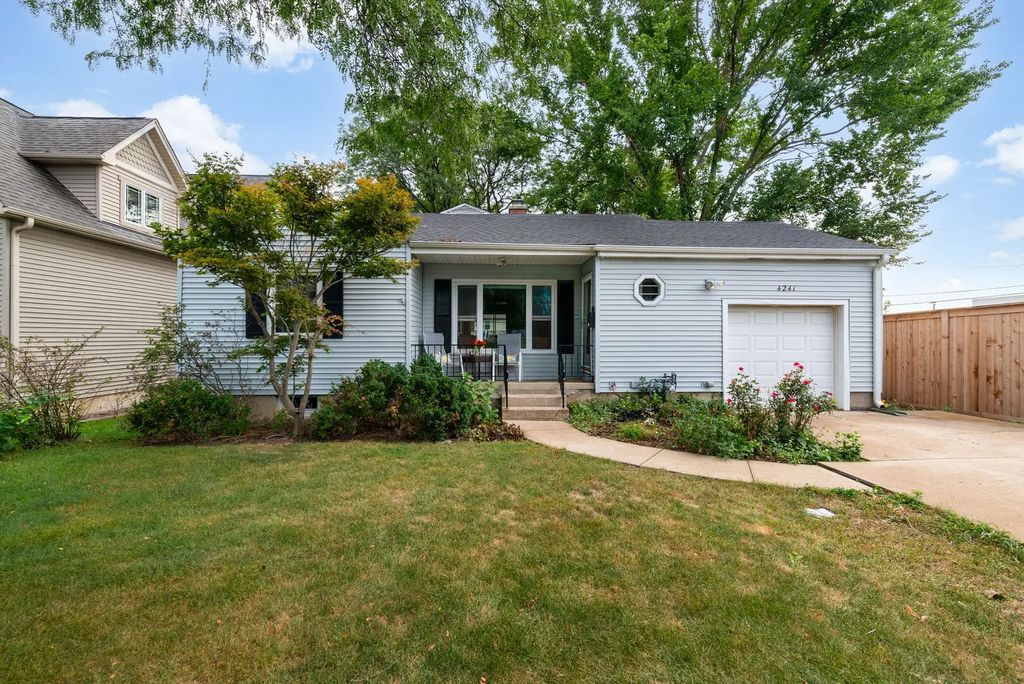 4241 Washington Street, Downers Grove