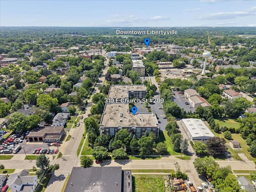 310 E Church Avenue 209, Libertyville