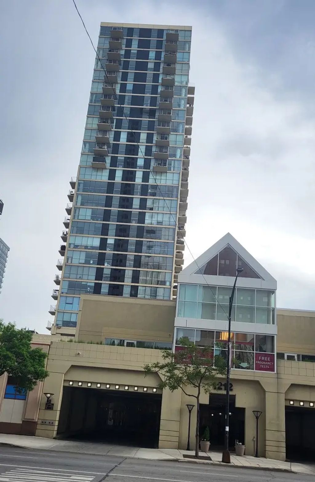 1212 N Lasalle Street 2104, Chicago
