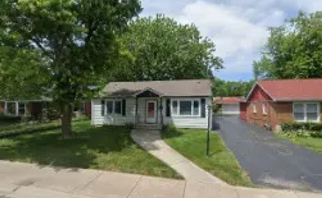 738 E 156th Place, South Holland