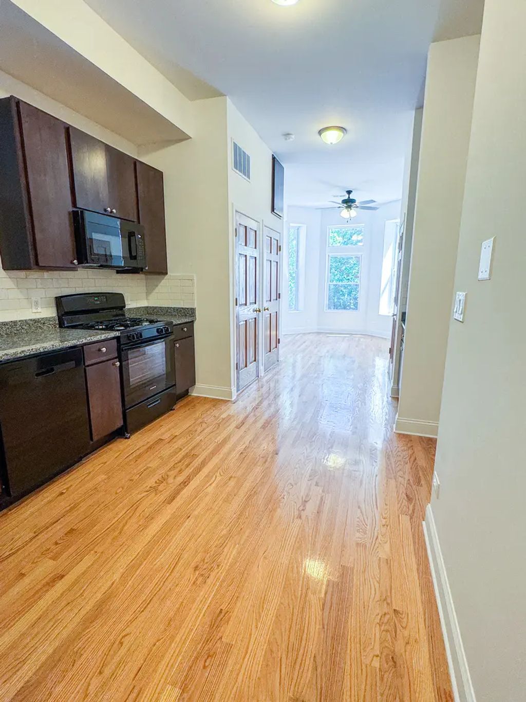 3512 N Halsted Street 2ff, Chicago
