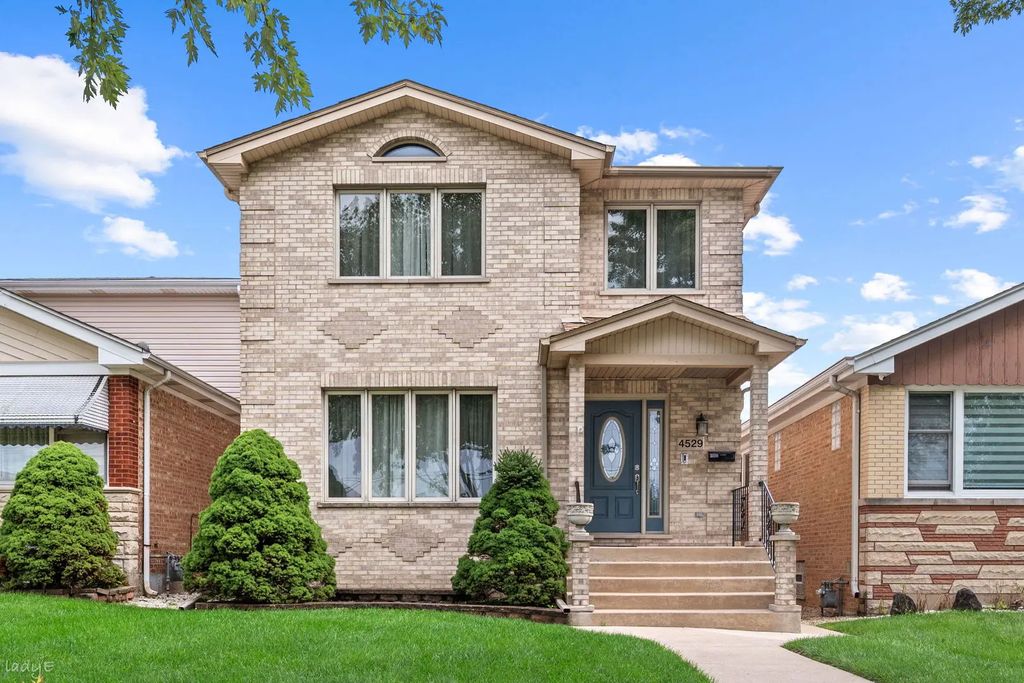 4529 N Sayre Avenue, Harwood Heights