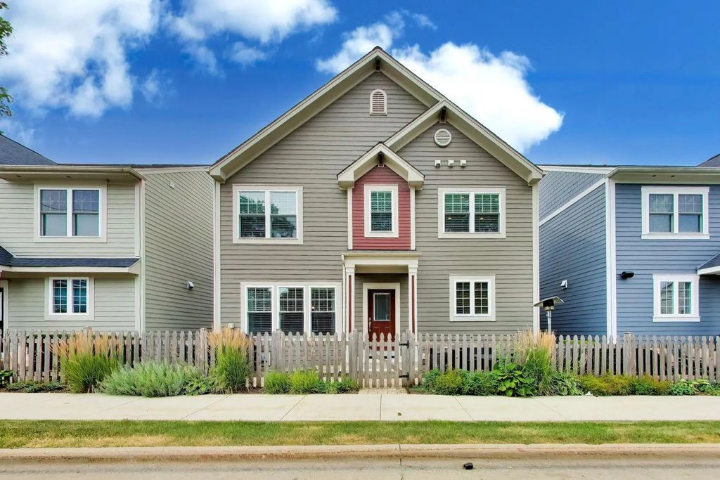225 N Brockway Street, Palatine